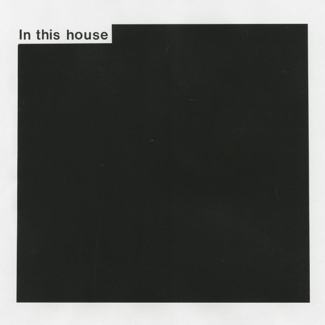albumcover zeigt ein schwarzes quadrat
