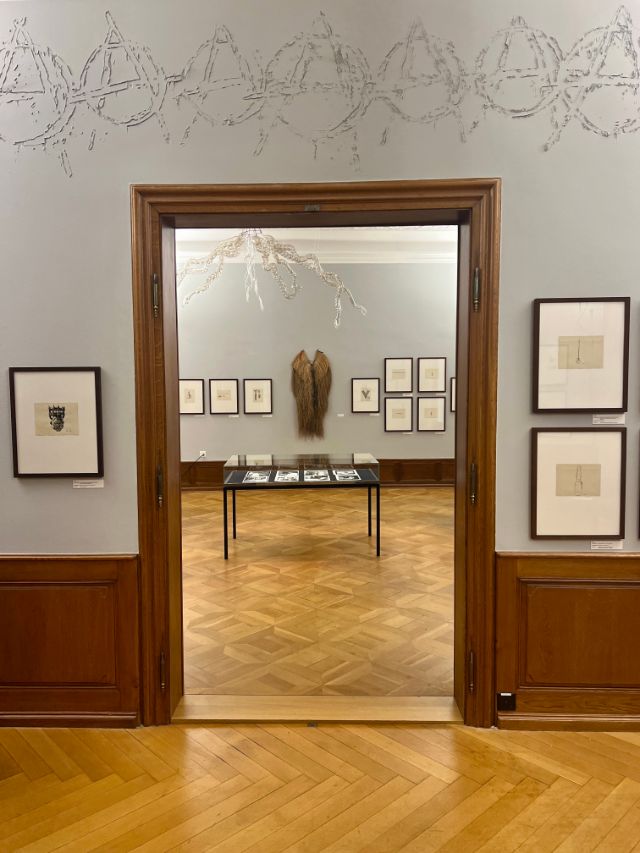 ausstellungsansicht zeigt 2 räume