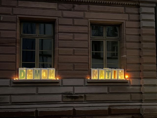 Laternen für "Licht an für Demokratie" in Lörrach